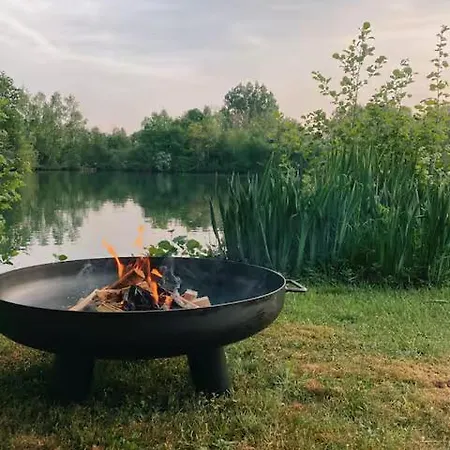 En Bord D'etang Σαλέ