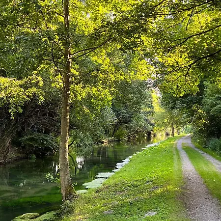 En Bord D'etang *